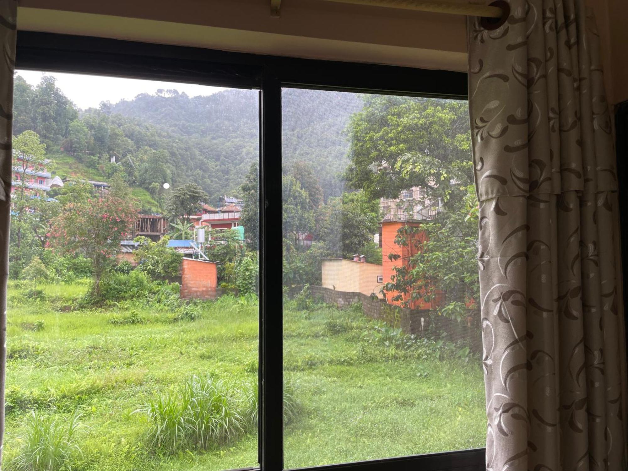 Yuriko Guest House Pokhara Ngoại thất bức ảnh