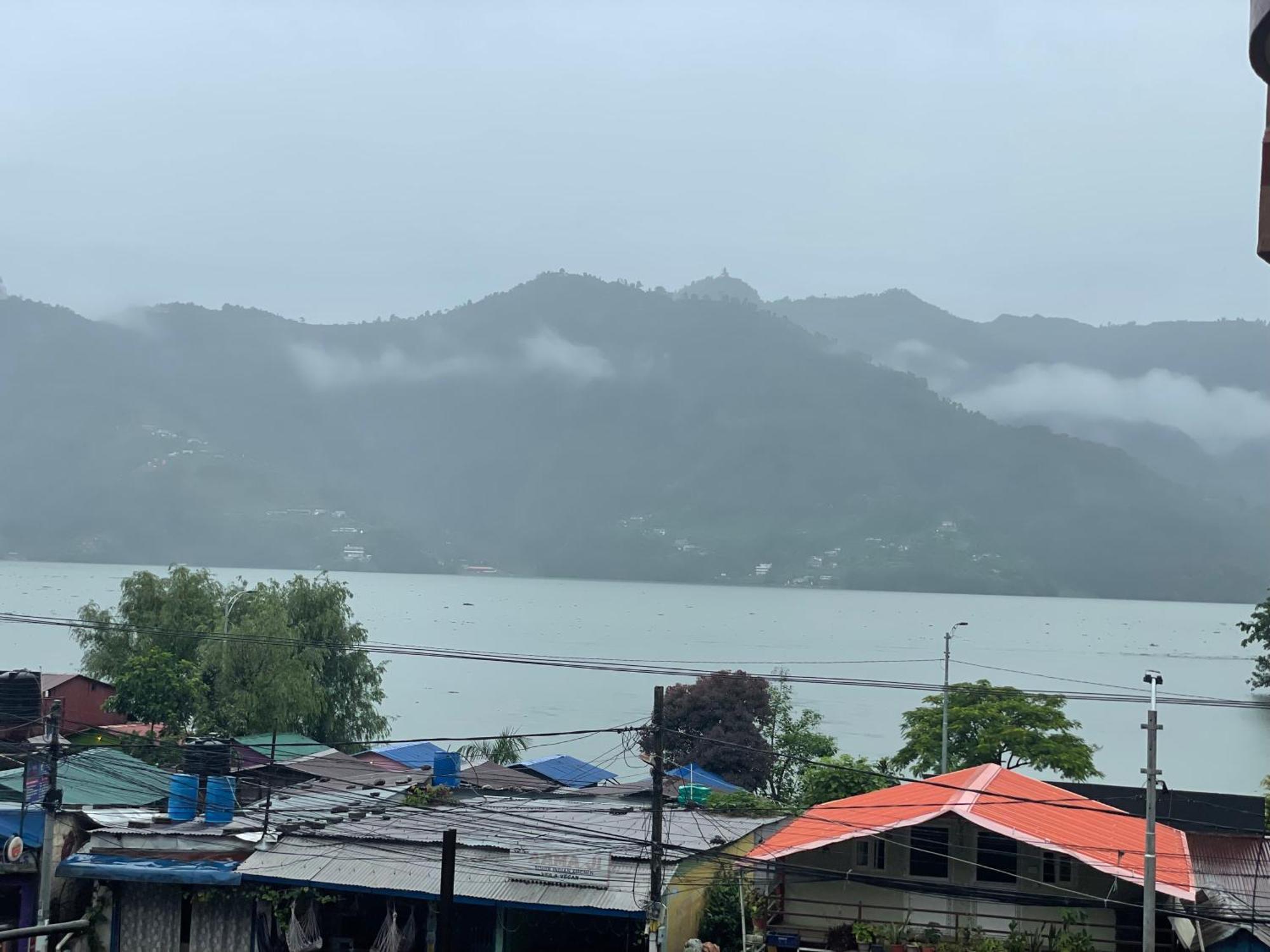 Yuriko Guest House Pokhara Ngoại thất bức ảnh